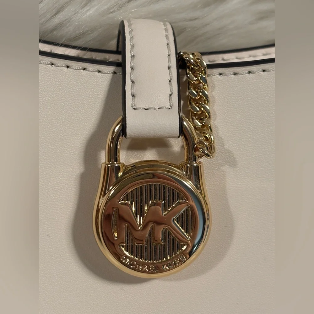 Michael Kors Lyra Small Leather Pochette NWT - Picture 7 of 16